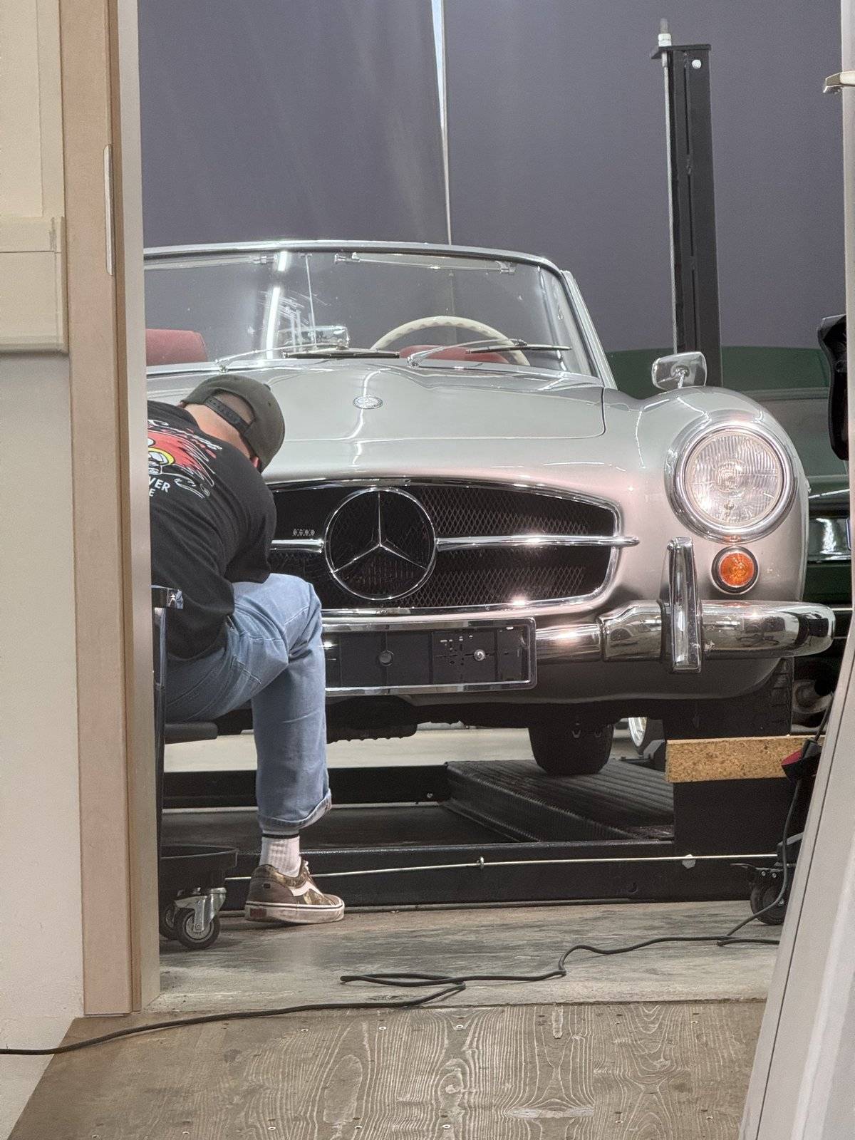Oldtimer-Projekt-Werkstattarbeit-Sattler Leder und Lack